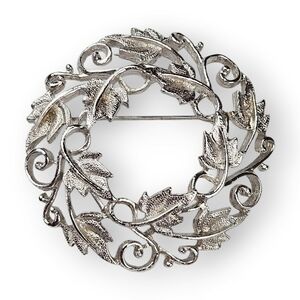 Vintage Floral Wreath Brooch Rhodium Plated Silver Tone Filigree Celebrity NY 2"